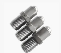 Como a escolha do material do corpo do parafuso afeta os diferentes plásticos?